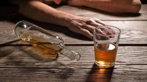 مرگ ۲ زن بعد از خرید مشروب الکلی