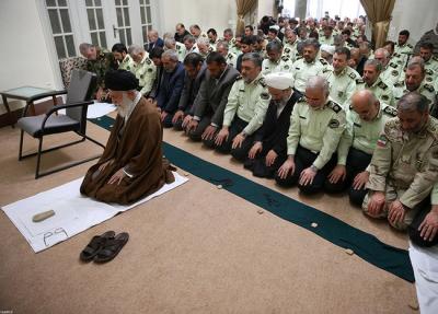 عکس/ دیدار جمعی از فرماندهان ناجا با رهبر انقلاب