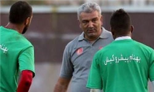 برانکو و کی‌روش دروغگو هستند/ باقری: دست پرسپولیس برای حریفان رو شده است/آوردن یک گلر با 10 کیلو اضافه وزن جای سوال دارد