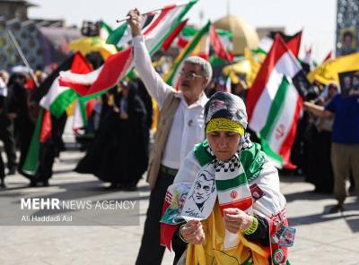 تجمع قدردانی از عملیات وعده صادق ۲ در میدان امام حسین (ع)
