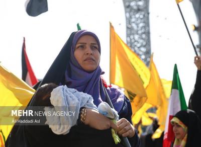 تجمع قدردانی از عملیات وعده صادق ۲ در میدان امام حسین (ع)
