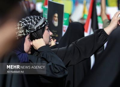 تجمع قدردانی از عملیات وعده صادق ۲ در میدان امام حسین (ع)