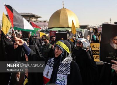 تجمع قدردانی از عملیات وعده صادق ۲ در میدان امام حسین (ع)