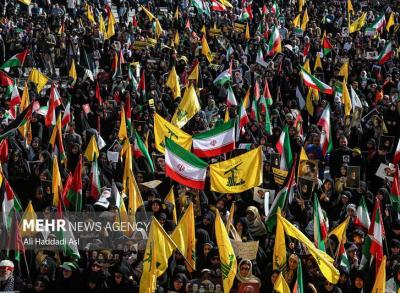 تجمع قدردانی از عملیات وعده صادق ۲ در میدان امام حسین (ع)
