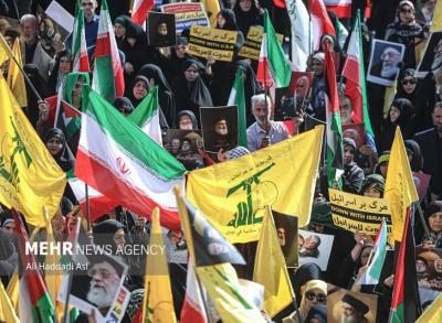 تجمع قدردانی از عملیات وعده صادق ۲ در میدان امام حسین (ع)