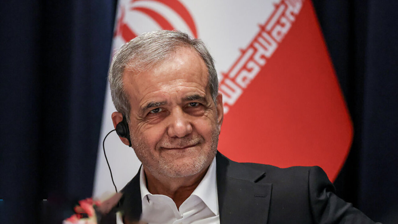 شوخی پزشکیان با یکی از فعالان حوزه گردشگری 