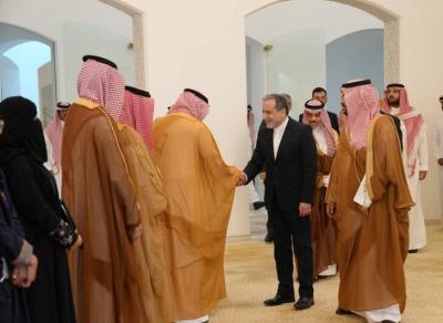 دیدار عراقچی با وزیر خارجه عربستان/عکس