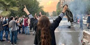 جای درست شعارزن زندگی آزادی کجاست؟