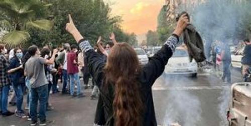 جای درست شعارزن زندگی آزادی کجاست؟
