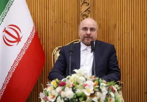 حامل پیام رهبر انقلاب به ملت لبنان هستم 