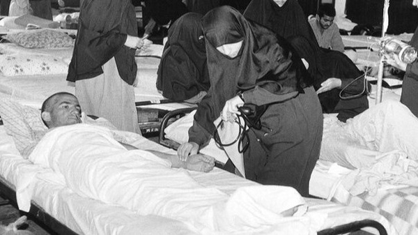 مجروحی که وسط جنگ هوس آب انجیر کرده بود+عکس 