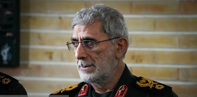 حضور سردار قاآنی در مراسم تشییع شهید نیلفروشان 