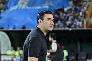 نباید نکونام را برکنار می‌کردید