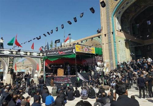  باحضور ده‌ها نیروی ابرگزاری مراسم جمعه نشلجی‌ها بدون حضور خانواده‌های ایثارگران و شهدا/ تبدیل مراسم مذهبی به میتینگ سیاسی