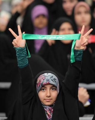 دیدار دانش‌آموزان و دانشجویان با رهبر انقلاب