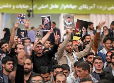 دیدار دانش‌آموزان و دانشجویان با رهبر انقلاب