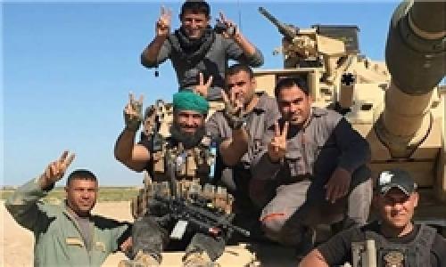 گروهی از نیروهای الحشدالشعبی برای آغاز عملیات آزادسازی در اطراف موصل مستقر شدند