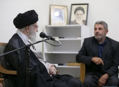 دیدار خانواده شهدای پدافند هوایی ارتش با رهبر انقلاب/ عکس