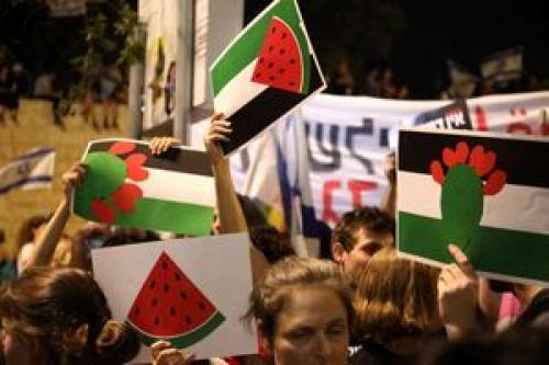سانسور تی‌شرت مهمان برنامه