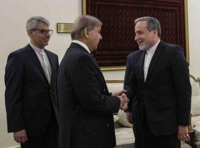 دیدار عراقچی با نخست وزیر پاکستان