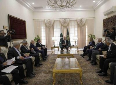 دیدار عراقچی با نخست وزیر پاکستان