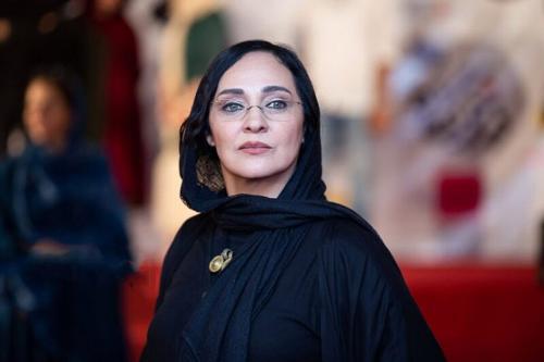 رویا نونهالی در پشت صحنه «گردن‌زنی»