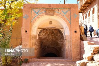 گشتی در کوچه‌های روستای تاریخی ابیانه 