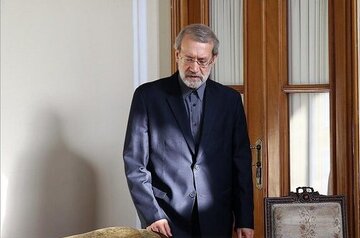 قدم زدن لاریجانی در بیروت همزمان با حضور پهپاد اسرائیلی در آسمان