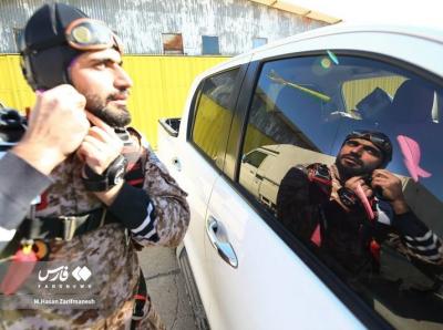 تمرین چتربازان سپاه پاسداران