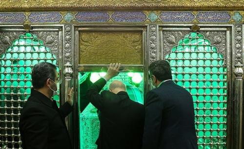 غبارروبی ضریح امامزاده صالح