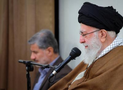 عکس جمعی از فرماندهان نیروی دریایی ارتش با رهبر انقلاب