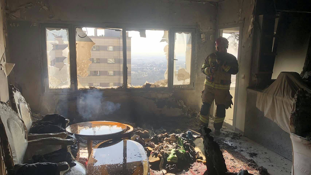 حریق در برج ۲۱ طبقه
