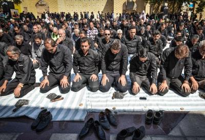  عکس/ عزاداری ظهر عاشورا در شیراز 