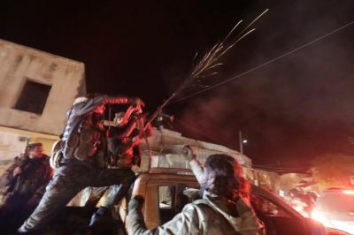 شورشیان در حلب؛ از سجده شکر تا عکس سلفی 