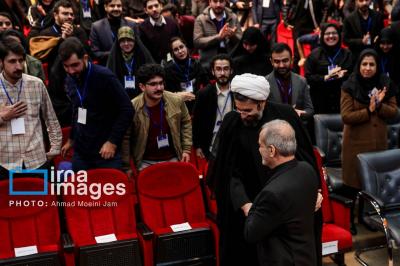 حاشیه‌هایی از مراسم روز دانشجو با حضور پزشکیان 