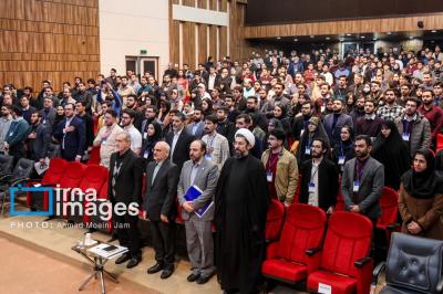 حاشیه‌هایی از مراسم روز دانشجو با حضور پزشکیان 