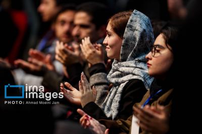 حاشیه‌هایی از مراسم روز دانشجو با حضور پزشکیان 