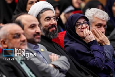 حاشیه‌هایی از مراسم روز دانشجو با حضور پزشکیان 