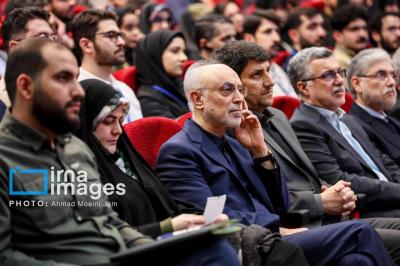 حاشیه‌هایی از مراسم روز دانشجو با حضور پزشکیان 