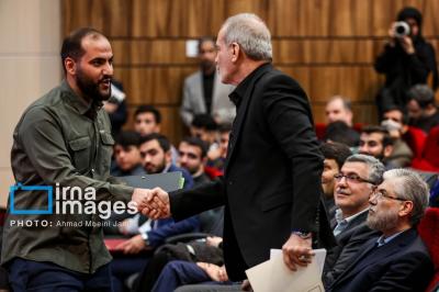 حاشیه‌هایی از مراسم روز دانشجو با حضور پزشکیان 