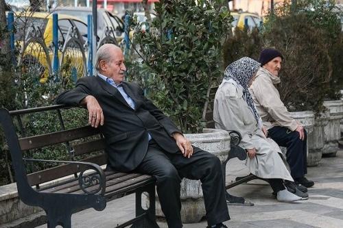 افزایش حقوق بازنشستگان باید بر مبنای تورم باشد