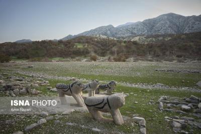  قبرستان شیرسنگی دورک در منطقه احمد فداله دزفول 