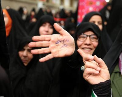 دیدار جمعی از بانوان با رهبر انقلاب / عکس