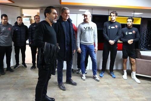 دوران سخت برای سرمربی پرسپولیس