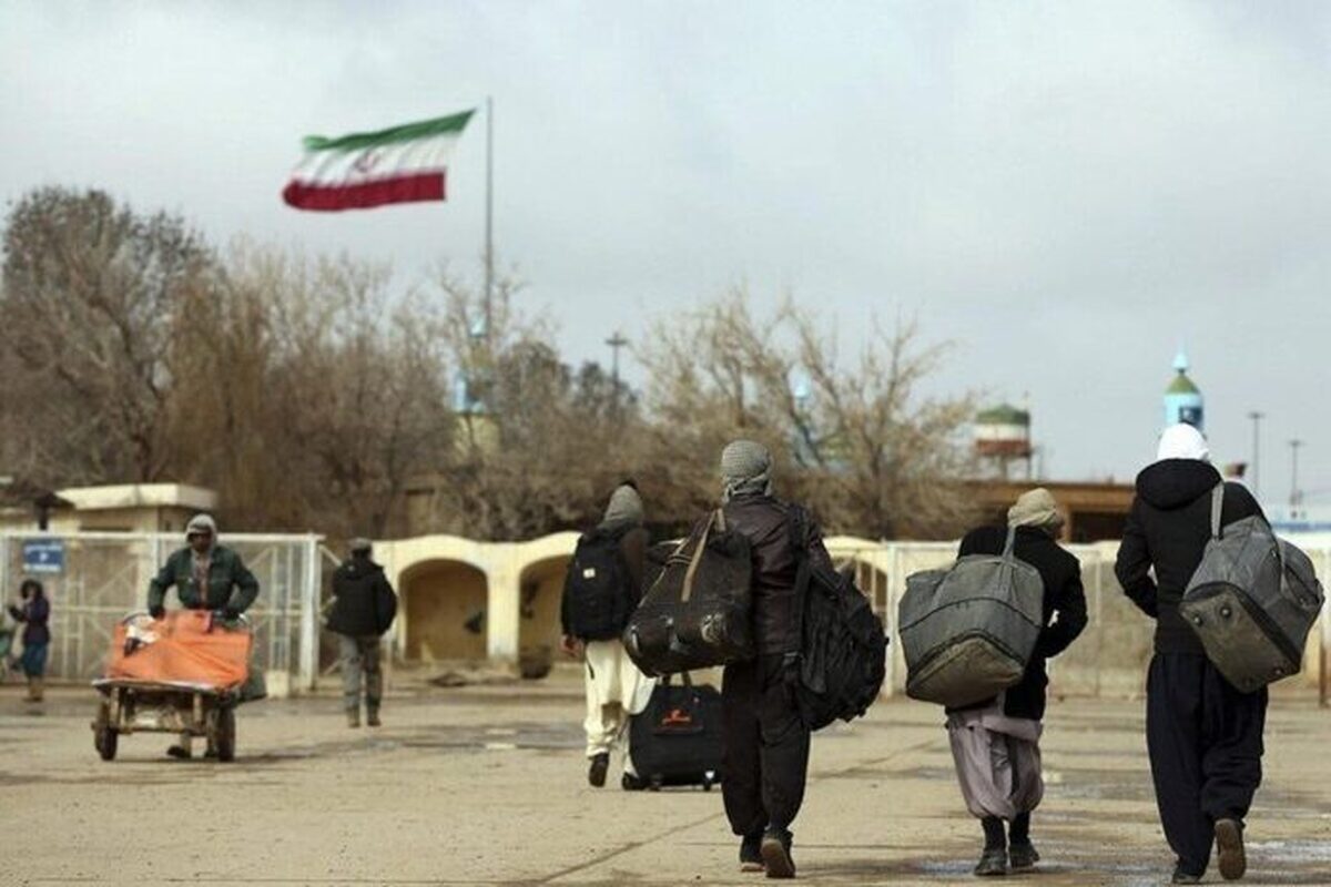 با اتباع غیرمجاز قاطعانه برخورد می‌کنیم