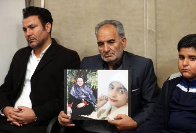 تصاویر رهبر انقلاب در مراسم سالگرد شهادت سردار دل ها