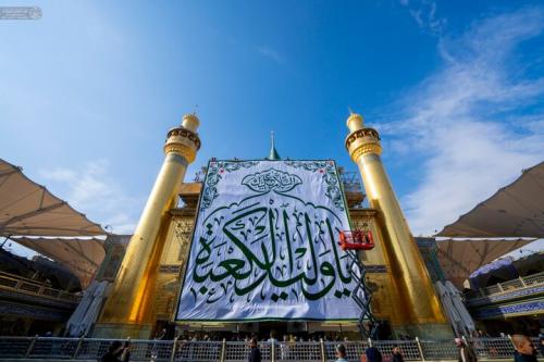 نصب پرچم و کتیبه در حرم امیرالمومنین (ع) 