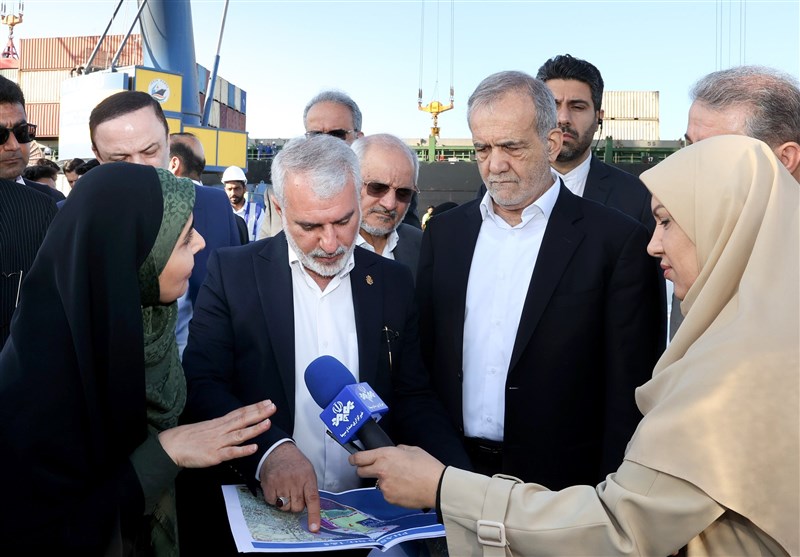 بازدید پزشکیان از بندر شهید بهشتی چابهار