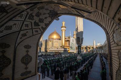 اهتزاز پرچم «ای فرزند کعبه» در حرم امام علی(ع) 