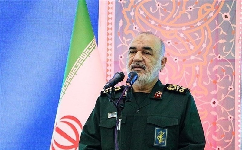 سردار سلامی: تا آخر پای مردم می‌مانیم+عکس